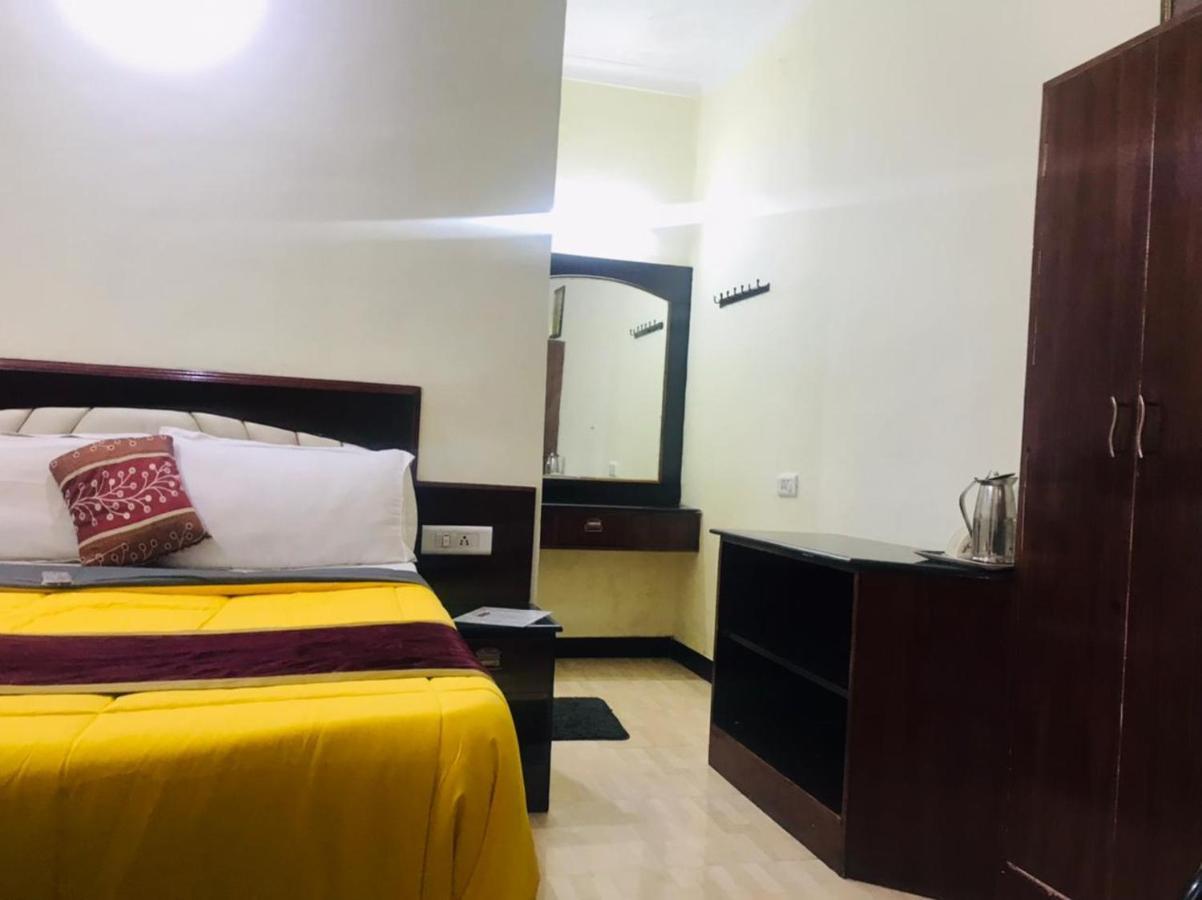 Hotel Mystique Inn Утакаманд Экстерьер фото